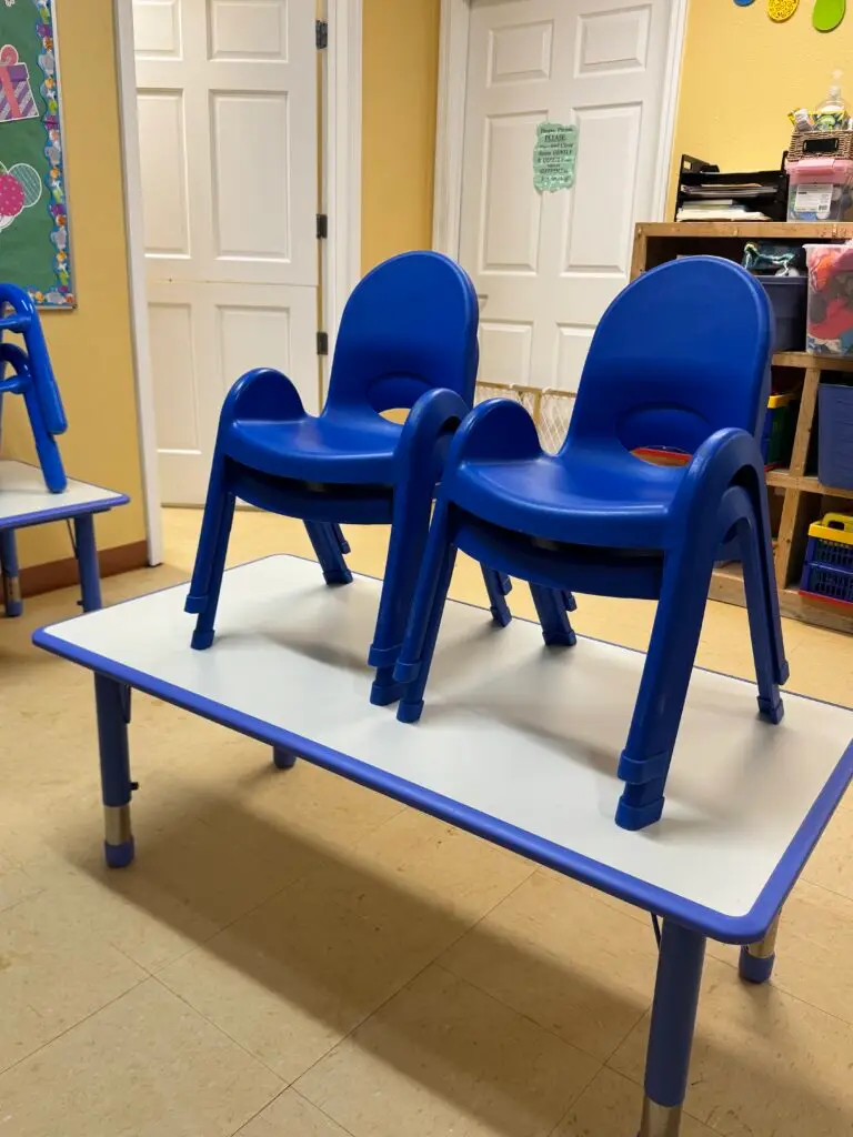 [NEW] Desks & Chair for Students
