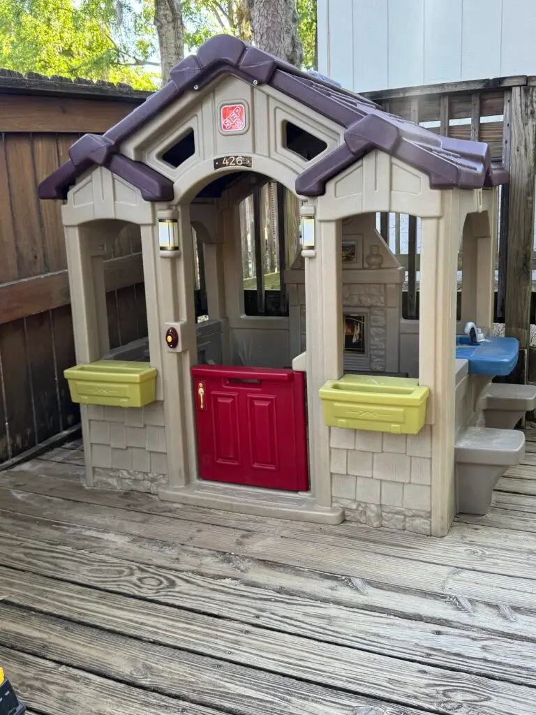 [NEW] Cottage Playhouse for Playground